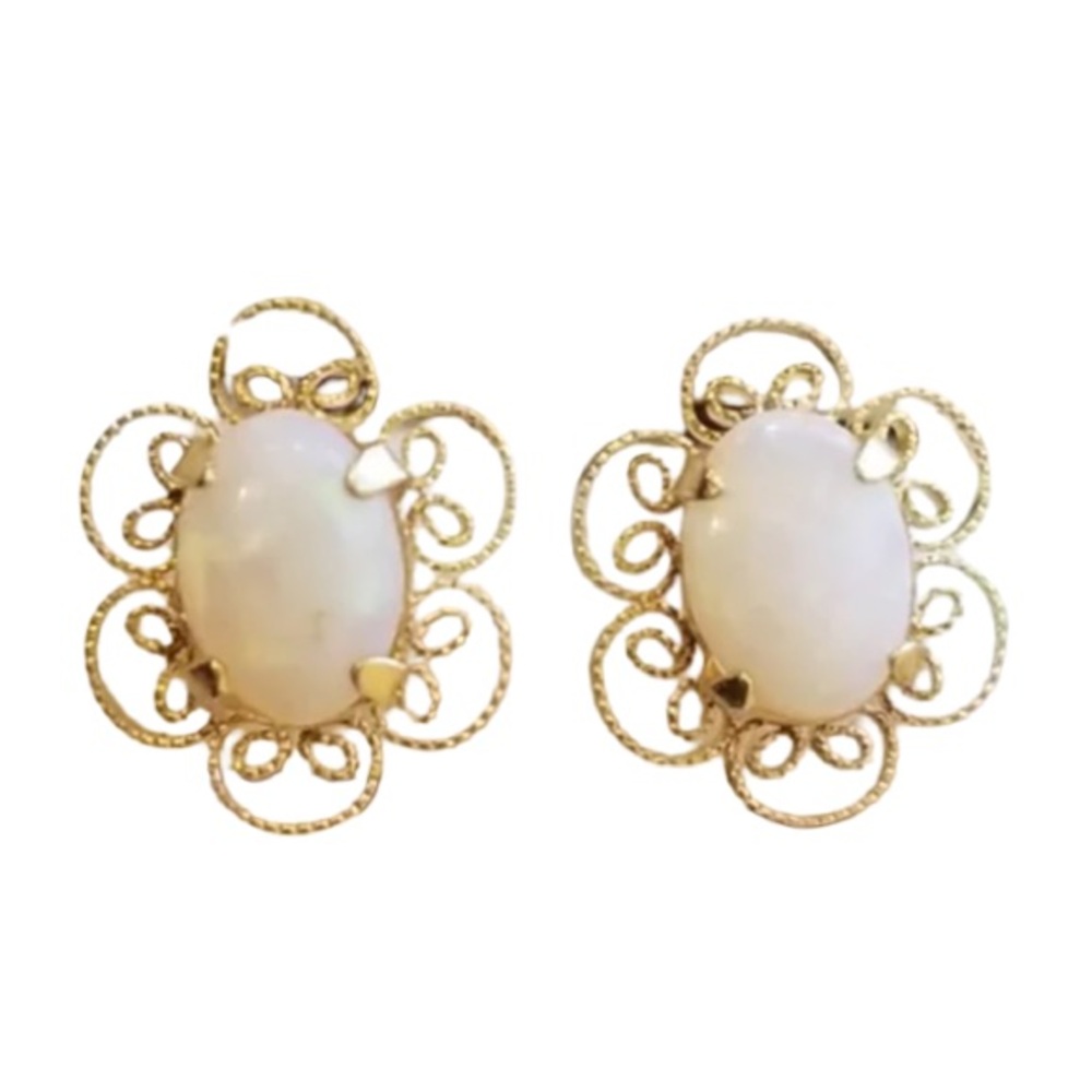 Vintage Elegant 14K Gold Filigree Floral Oval Opal Gemstone Stud Earrings
